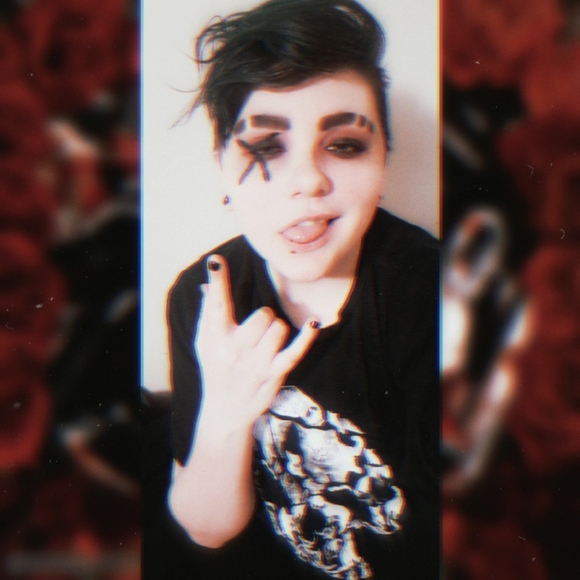 Meet your Posher, Lucien - Picture 2 of 5